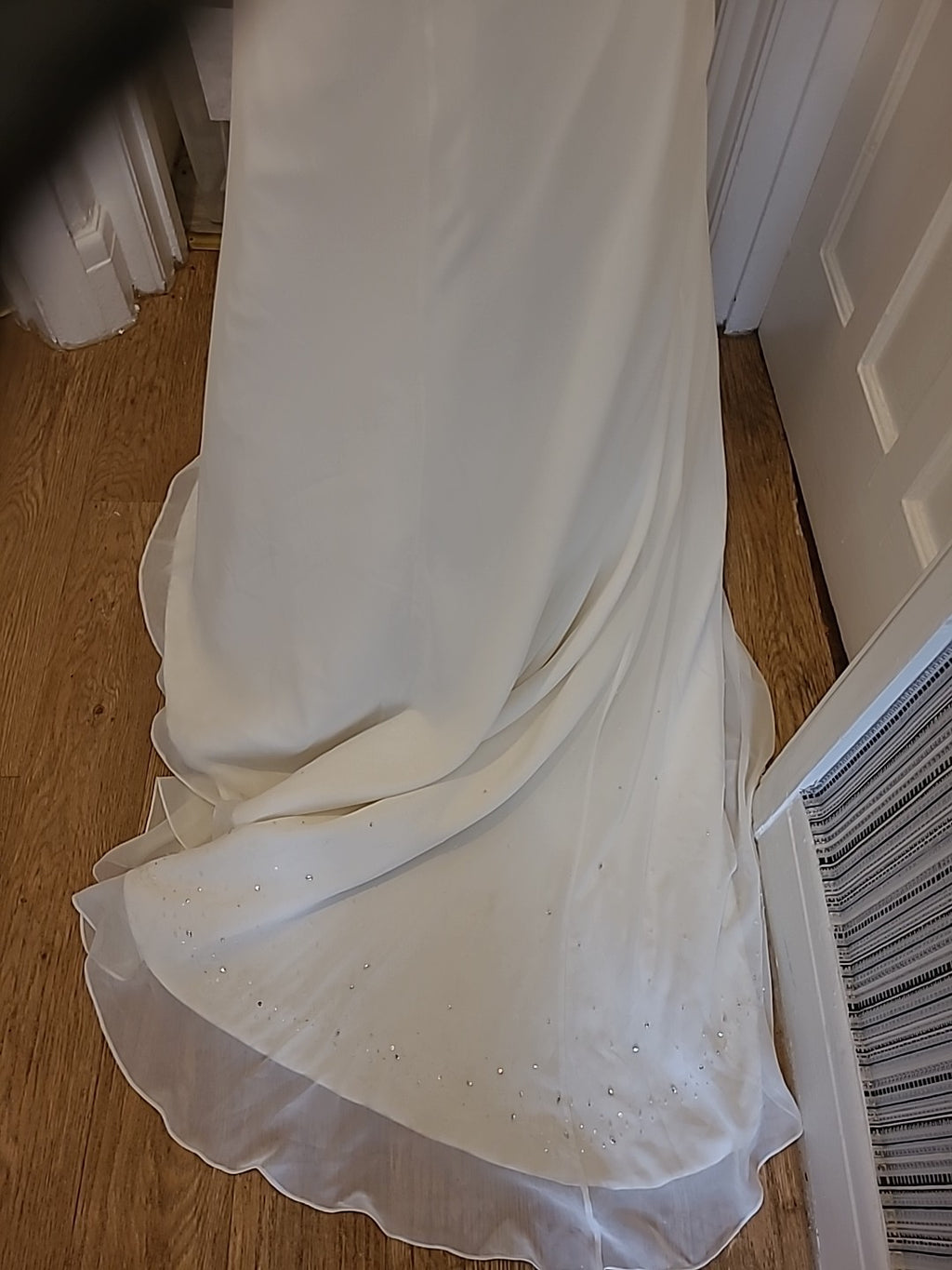 Ladies Wedding Gown Size 8 D'ZAGE Pale Ivory & Sequins