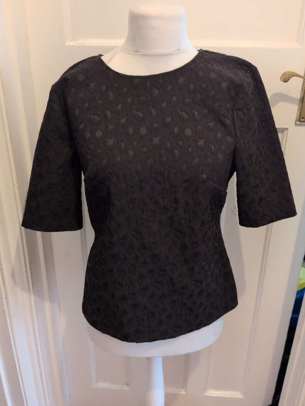 Tu 12 Black Half Sleeve Full Zip Back Blouse