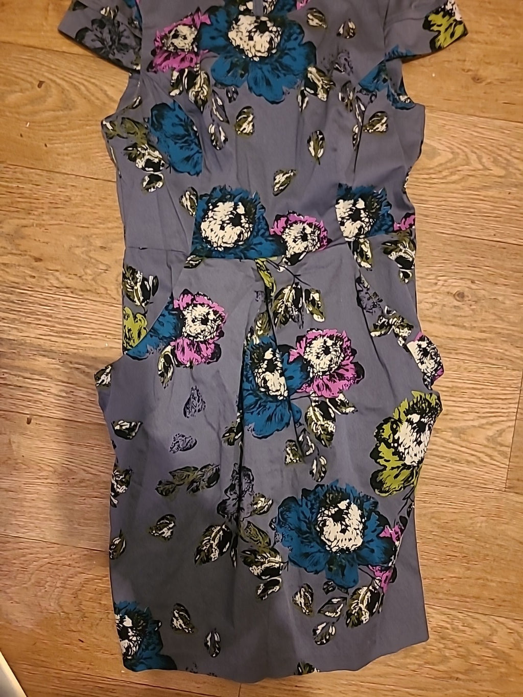 Ladies Darling Size Small Grey Floral Sleeveless Dress