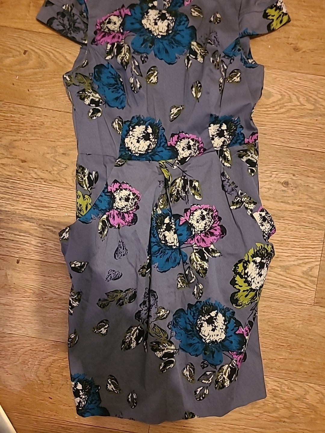 Ladies Darling Size Small Grey Floral Sleeveless Dress