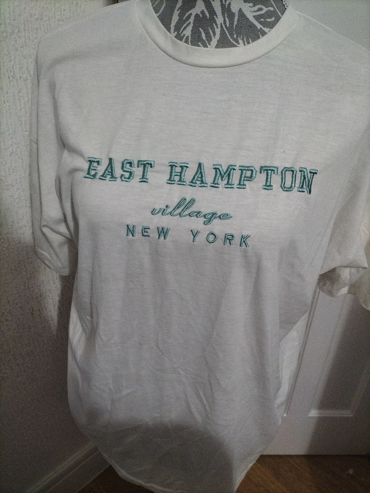 Ladies Shein M White Short Sleeved Top With The Slogan New York
