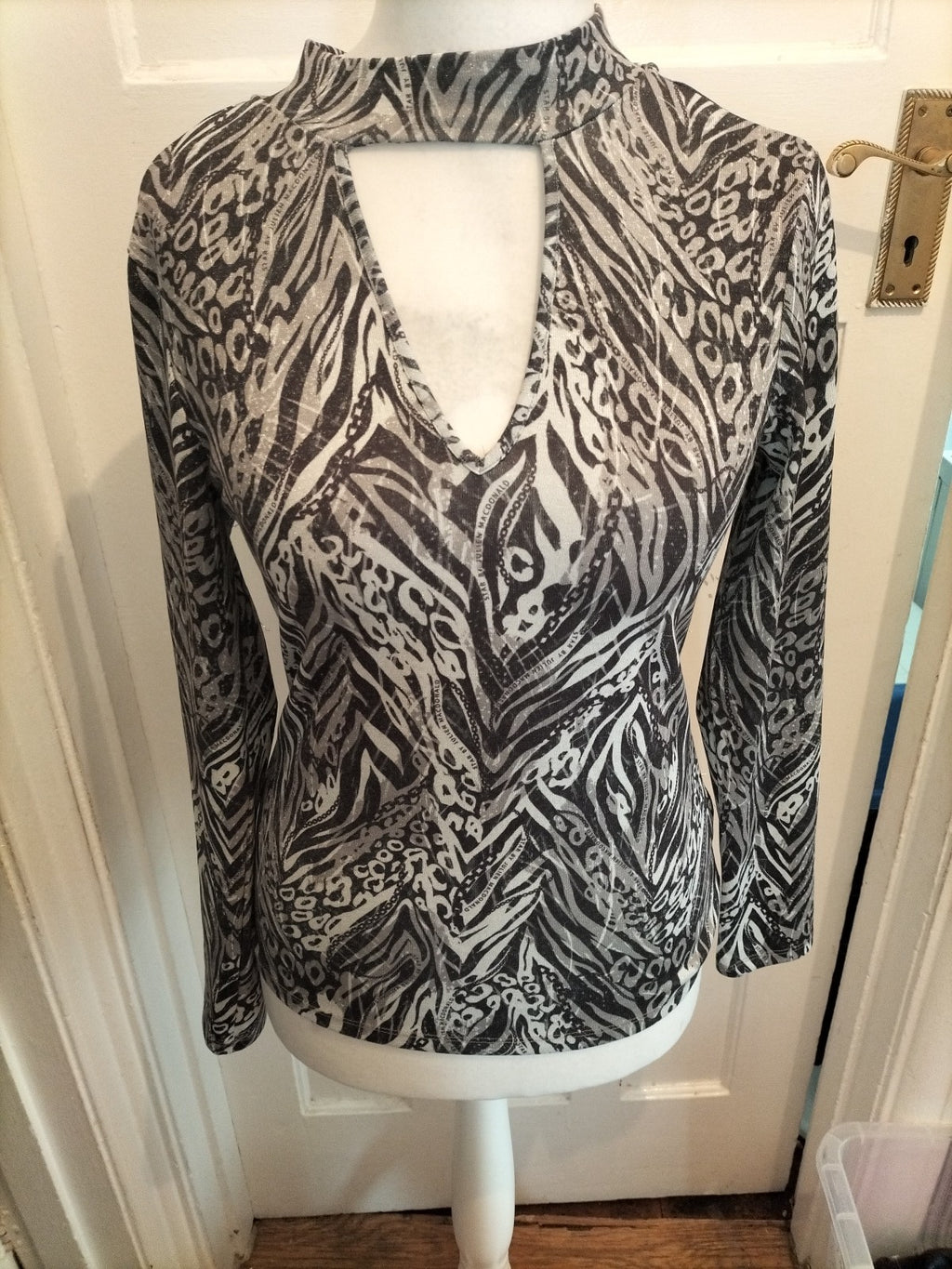 Star By Julien Mcdonald 12 Silver Grey White Long Sleeve Blouse V Neck
