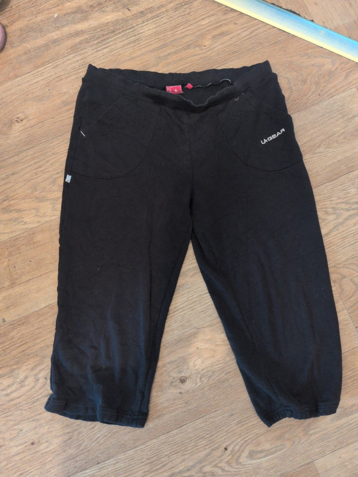 La Gear 12 Black Cropped Leggings Bobbling