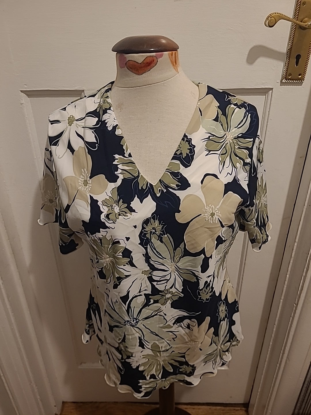 Brand New Ladies Eye Catch London Size 16 Navy/Black/green Floral Short Sleeved