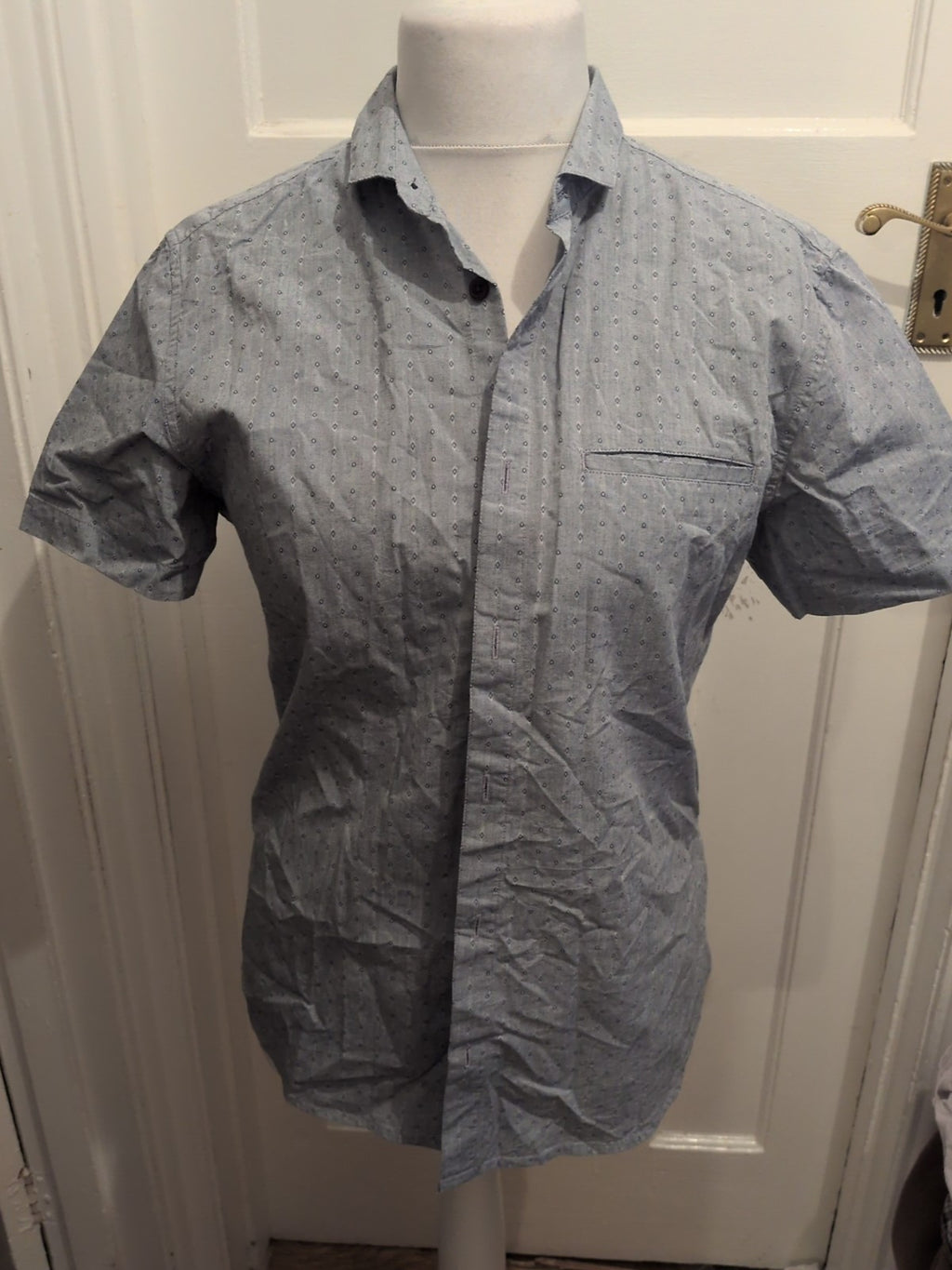 Mens Burton Size Medium Fitted Blue Pattern Short Sleeve Shirt