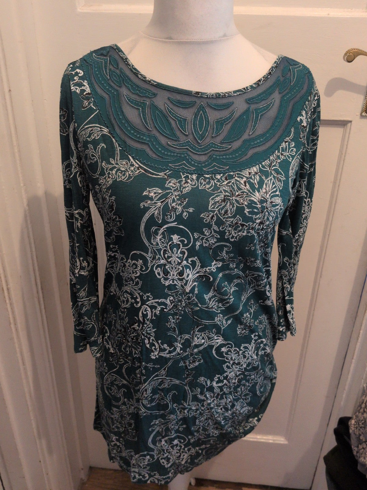Ladies Next Size 8 Green Aztec Long Sleeve Dress Midi