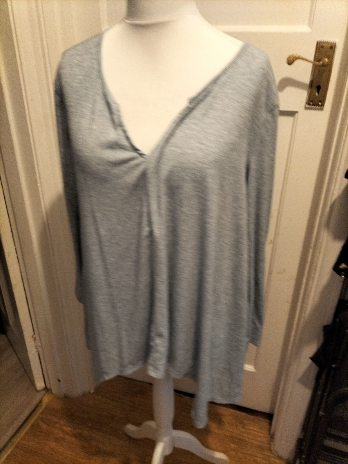 Ladies Size XL Grey Blue Tinge Ribbed Long Sleeved Tshirt