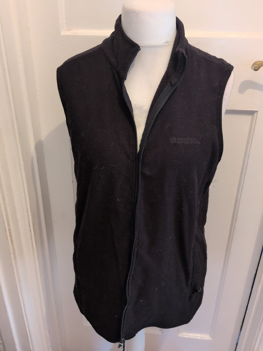 Mountain Warehouse Large Black Sleeveless Zip Through Jacket