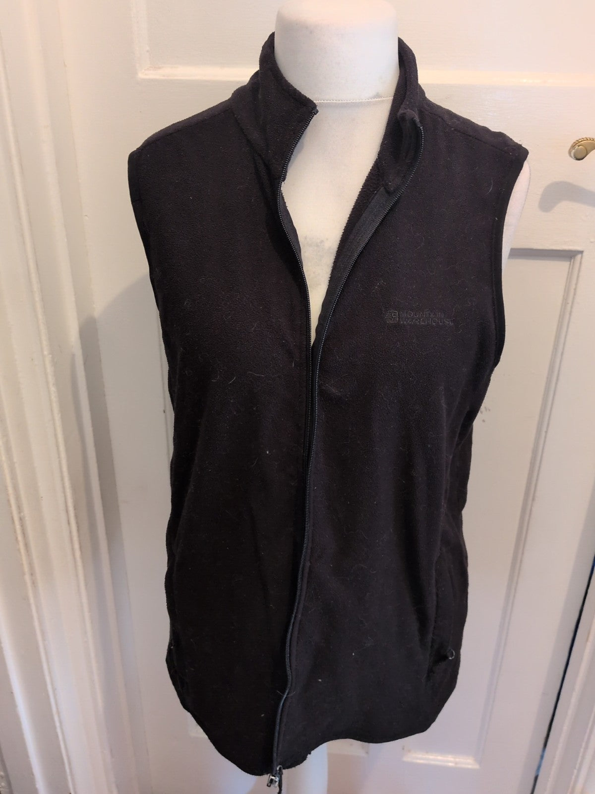 Mountain Warehouse Large Black Sleeveless Zip Through Jacket
