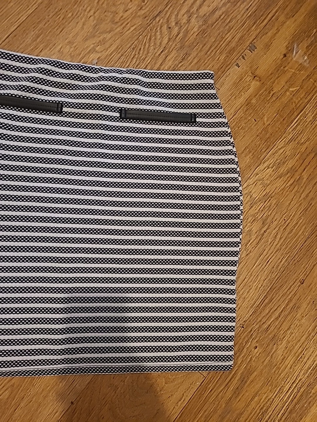 Ladies Originals Size Small Black White Detailed Striped Elasticated Skirt