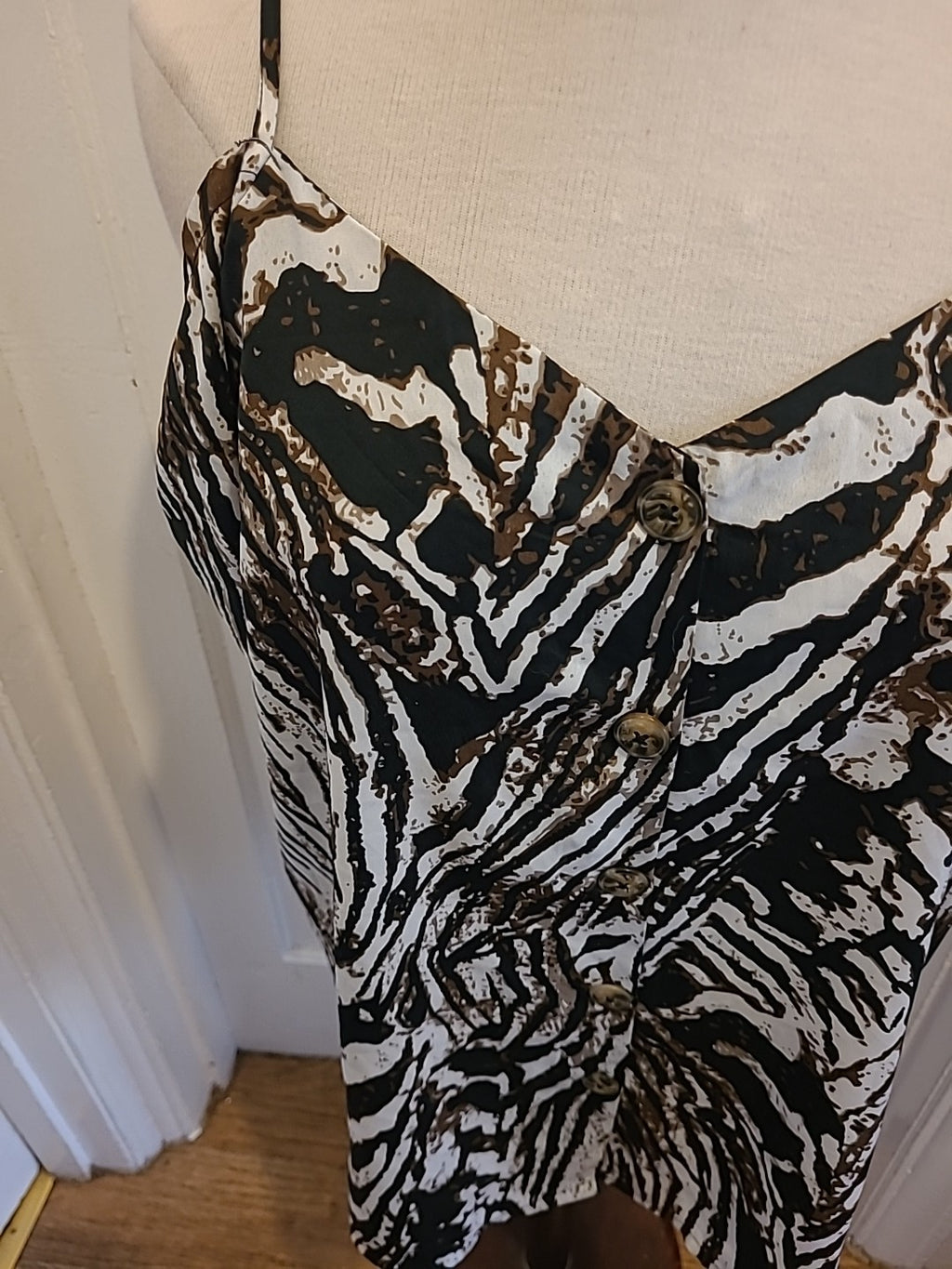 Ladies Pep&Co Size 16 White/Black/Brown Sleeveless Blouse