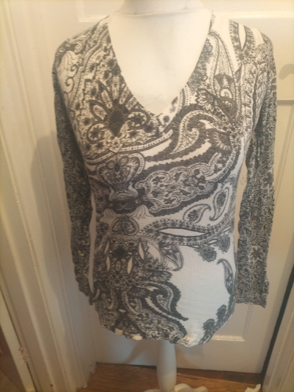 Ladies Next Size 8 Grey Black White Aztec Long Sleeve Blouse