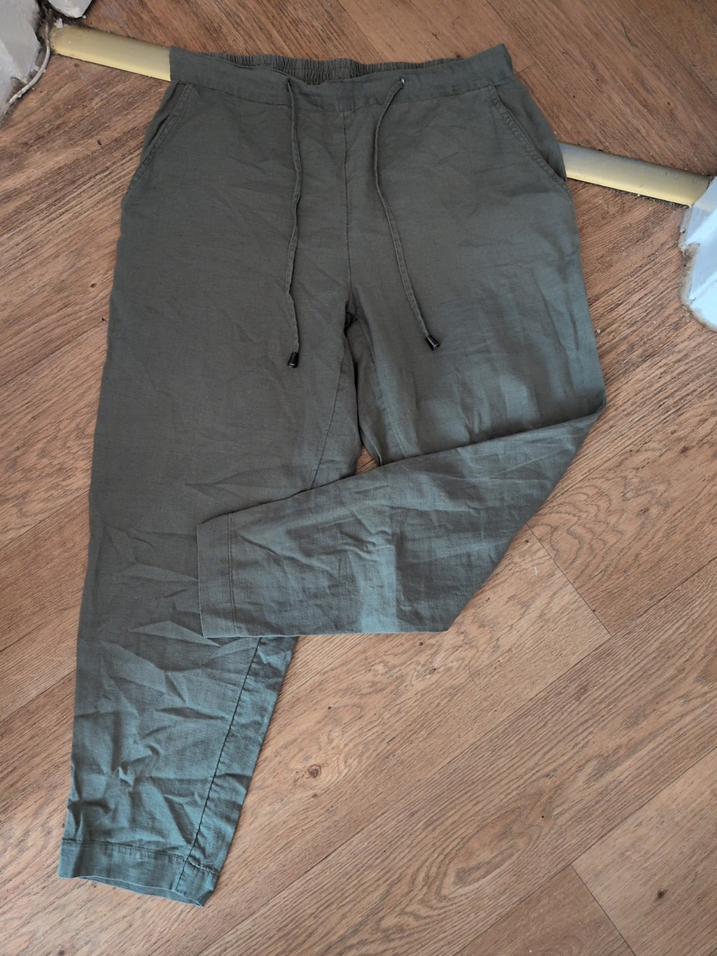 JD Williams 12 Green Elasticated Crop Trousers