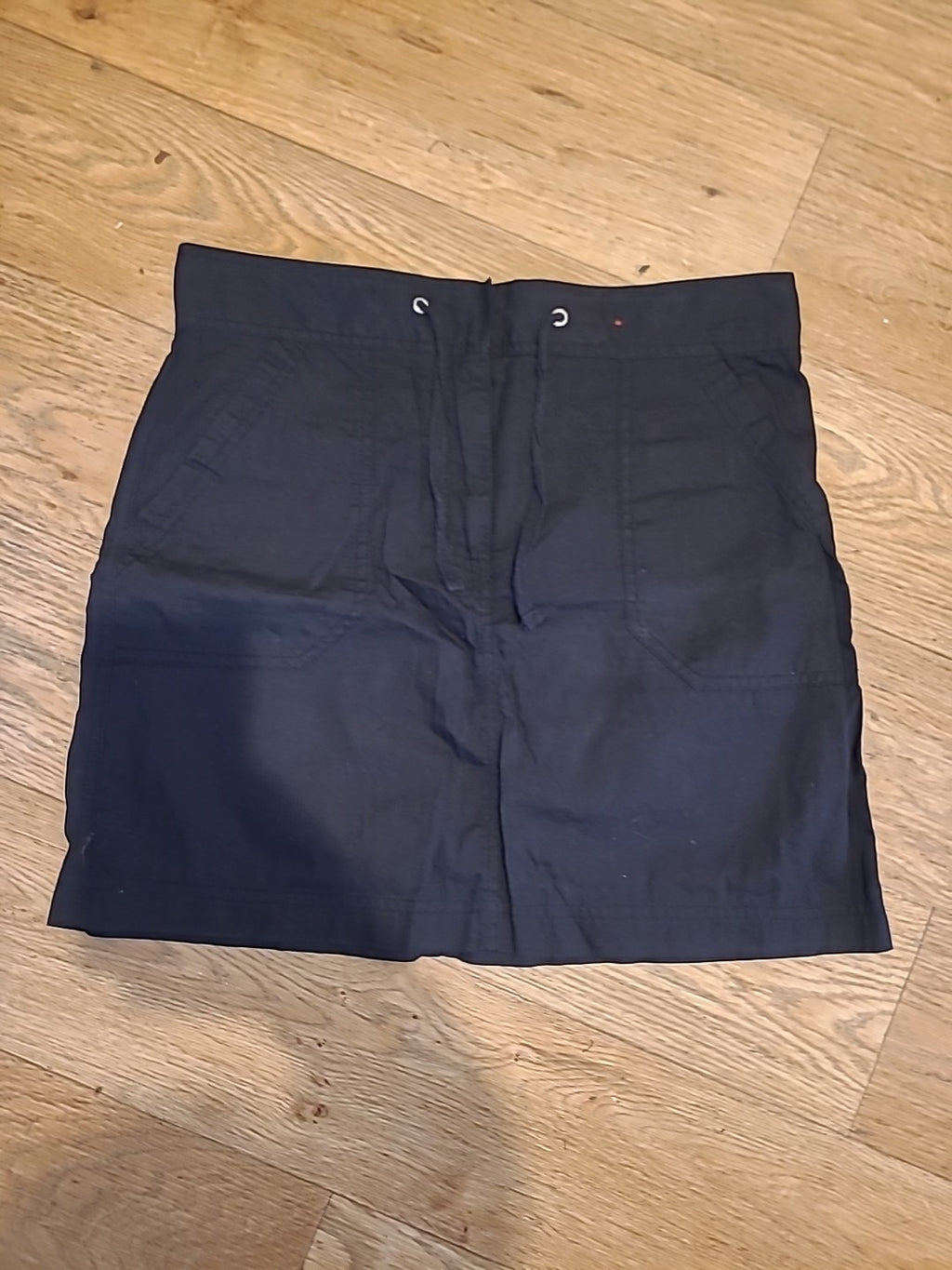 Ladies Denim&Co Size 8 Black Knee Length Skirt
