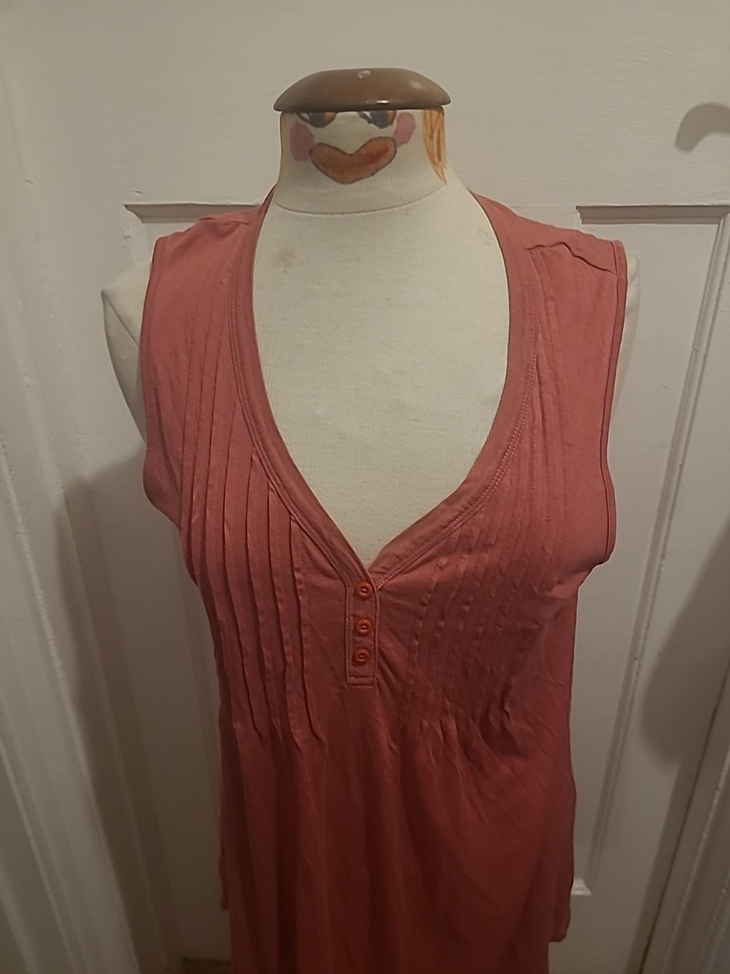 Ladies Tu Size 14 Pink V Neck Pleat Sleeveless Top