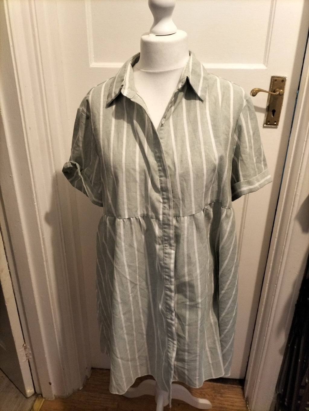 Ladies Shein Size XL Green And White Striped Buttoned Short Sleeved Dress