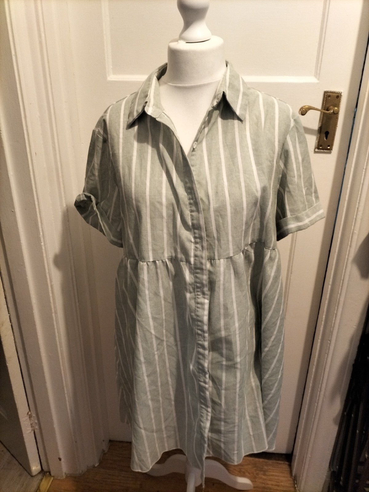Ladies Shein Size XL Green And White Striped Buttoned Short Sleeved Dress