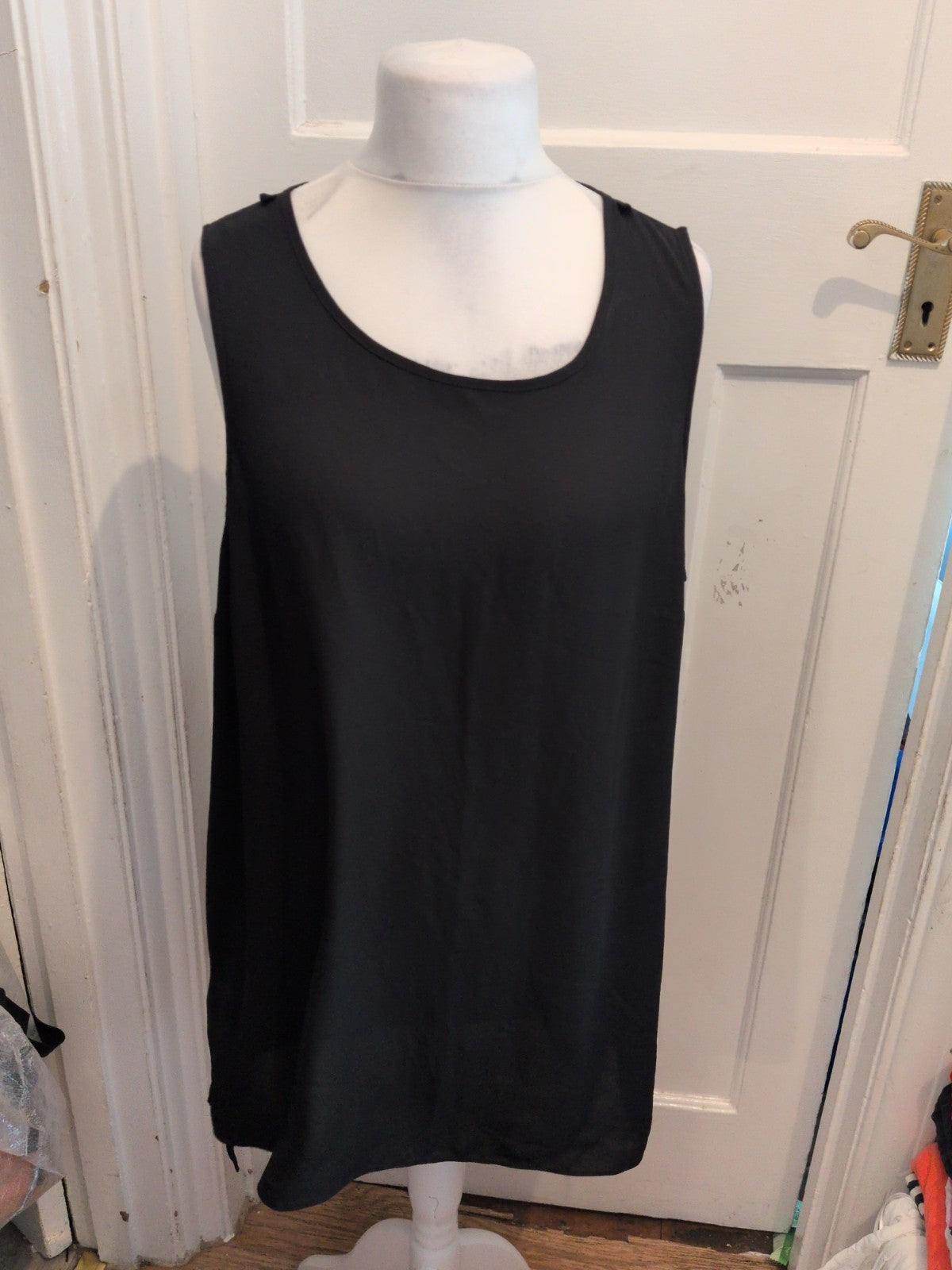 New Look Inspire 22 Black Sleeveless Blouse