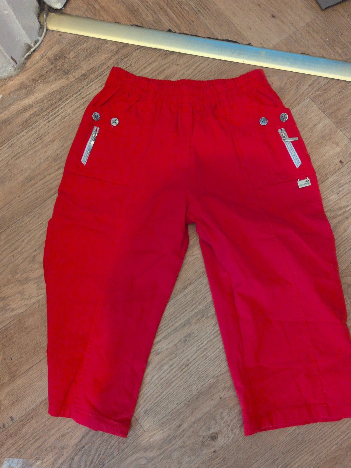 Ladies Medium Red Elasticated Crop Trousers