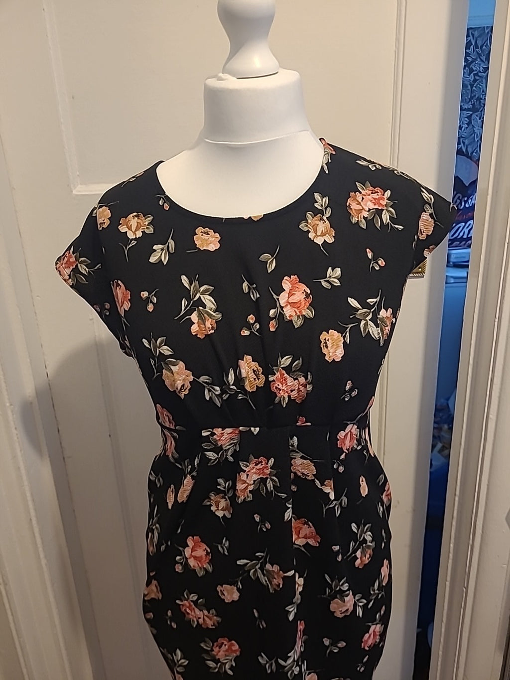 Ladies New Look Maternity Size 12 Black Floral Short Sleeved Dress
