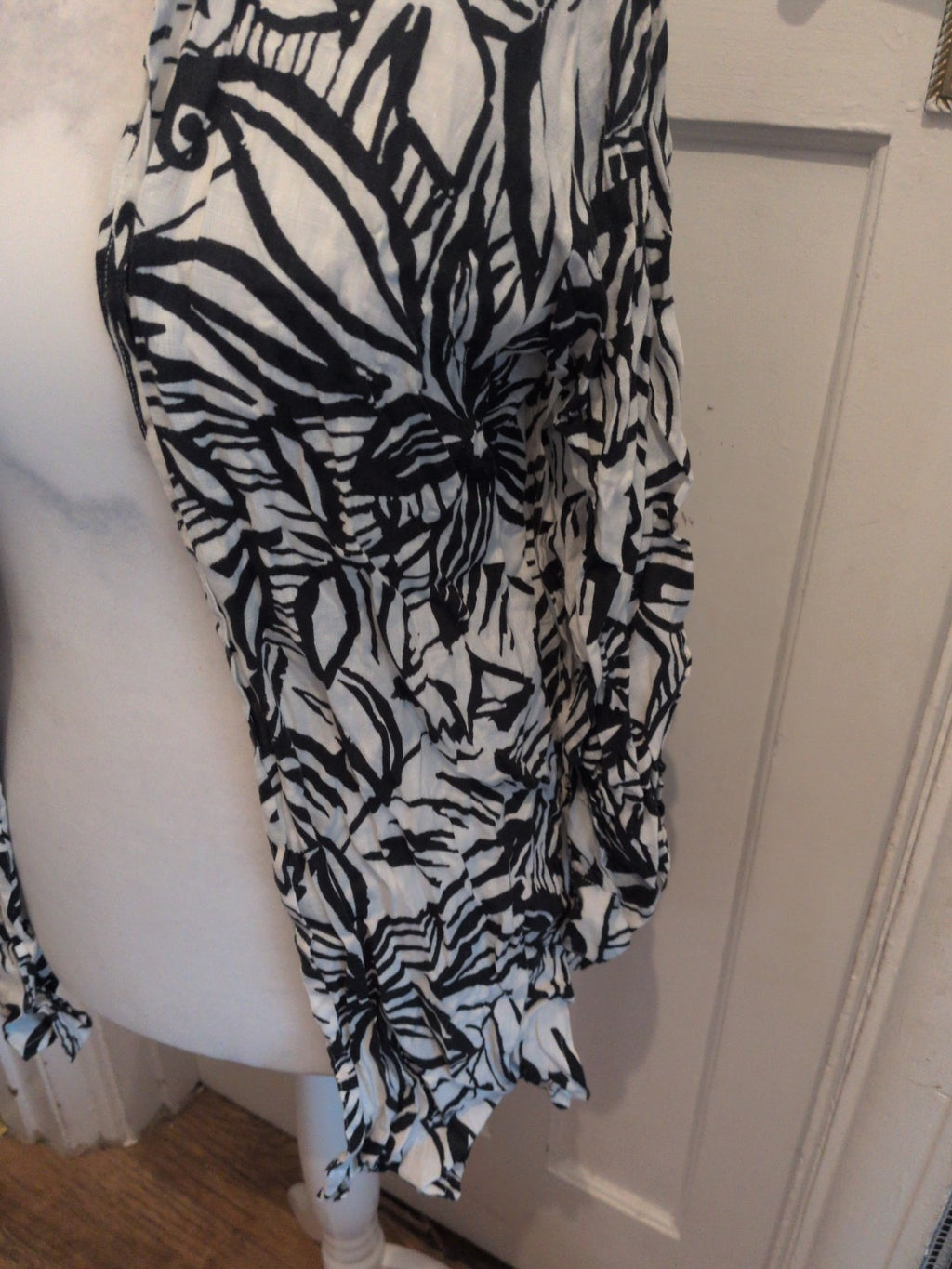 Spirito 16 Black And White Short Sleeve Shirt