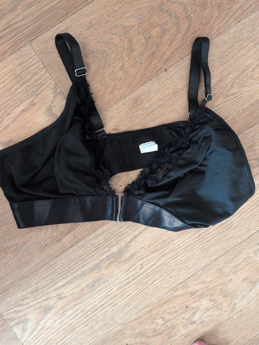 XL Front Fastening Bra Black No Wired Or Pad