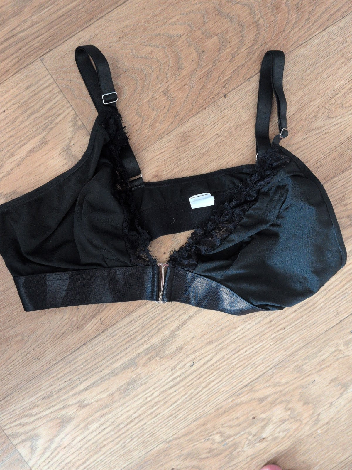 XL Front Fastening Bra Black No Wired Or Pad