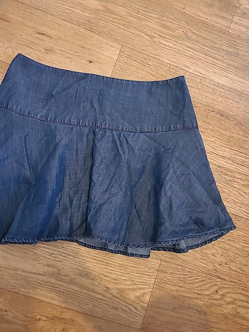 Ladies Abercrombie & Fitch Size 6 Navy Mini Skirt