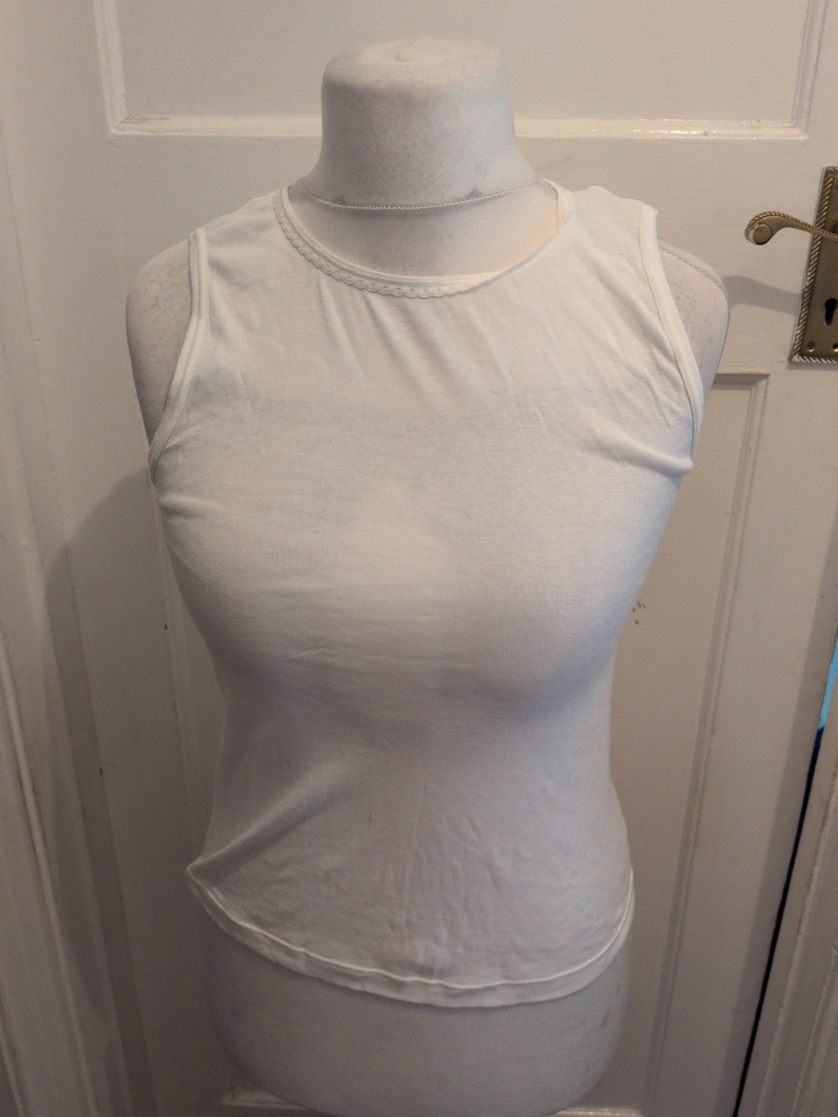 14 White Sleeveless Vest T-shirt