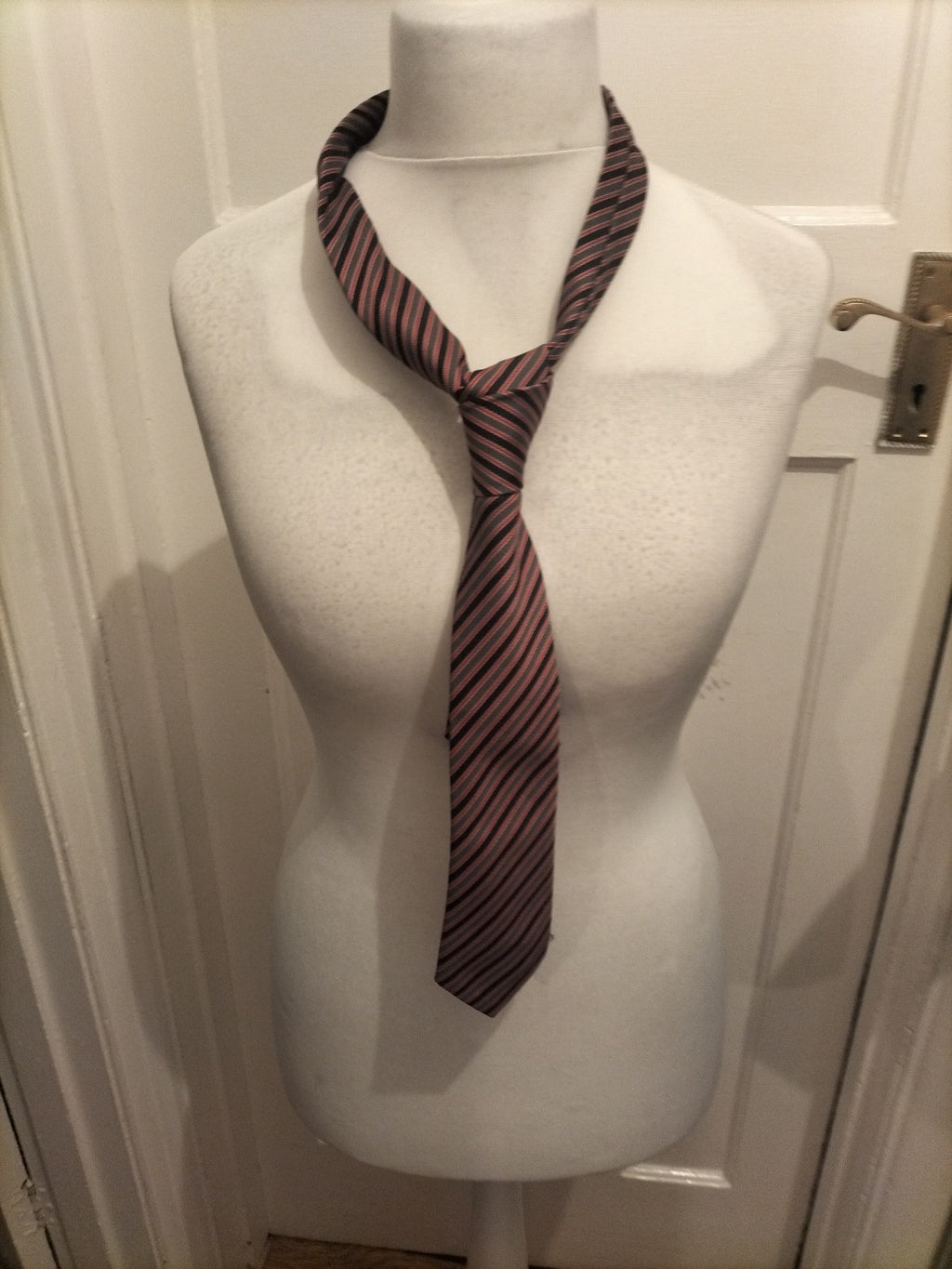 Mens Distinctive Multi Striped Tie