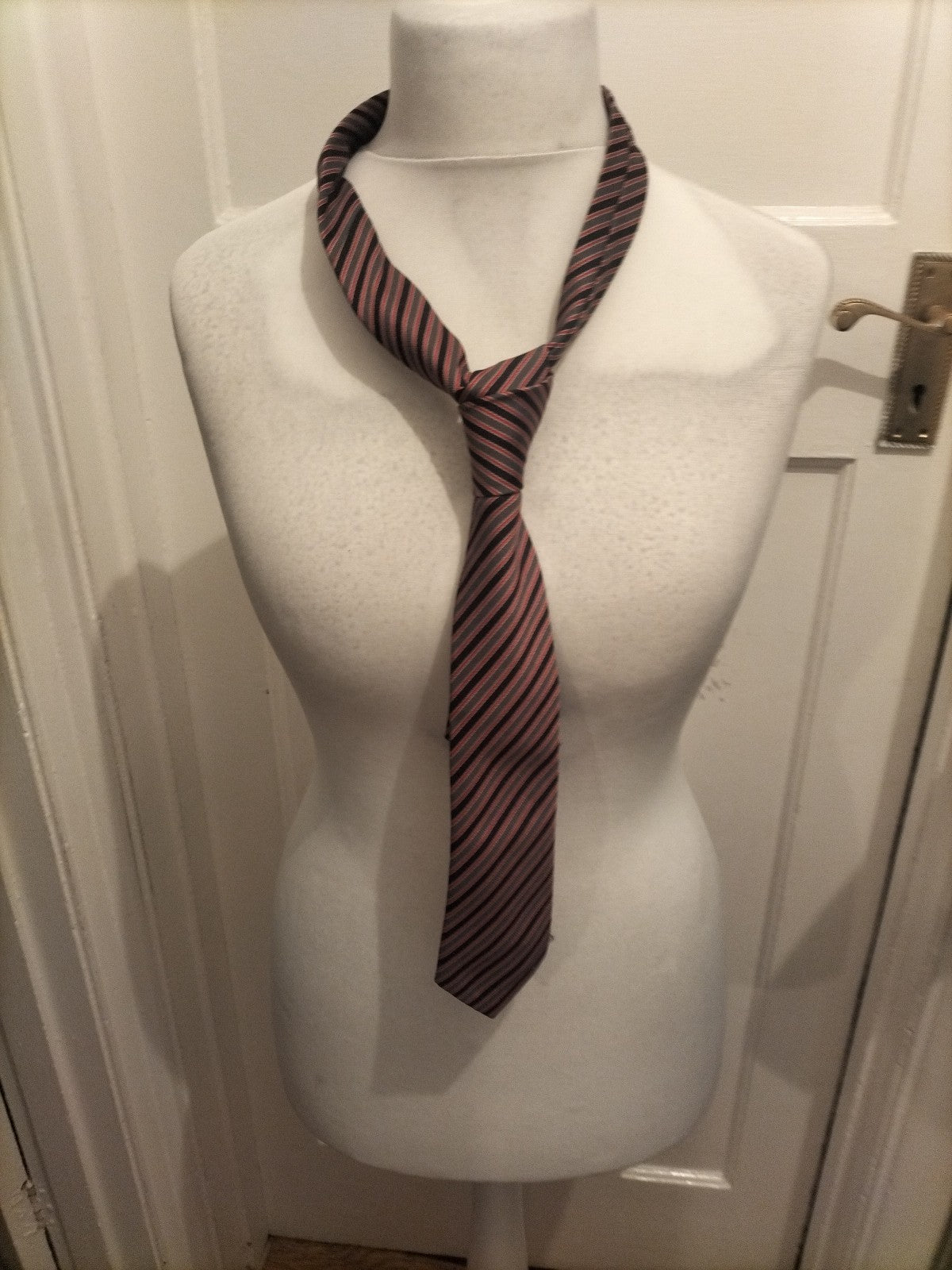 Mens Distinctive Multi Striped Tie
