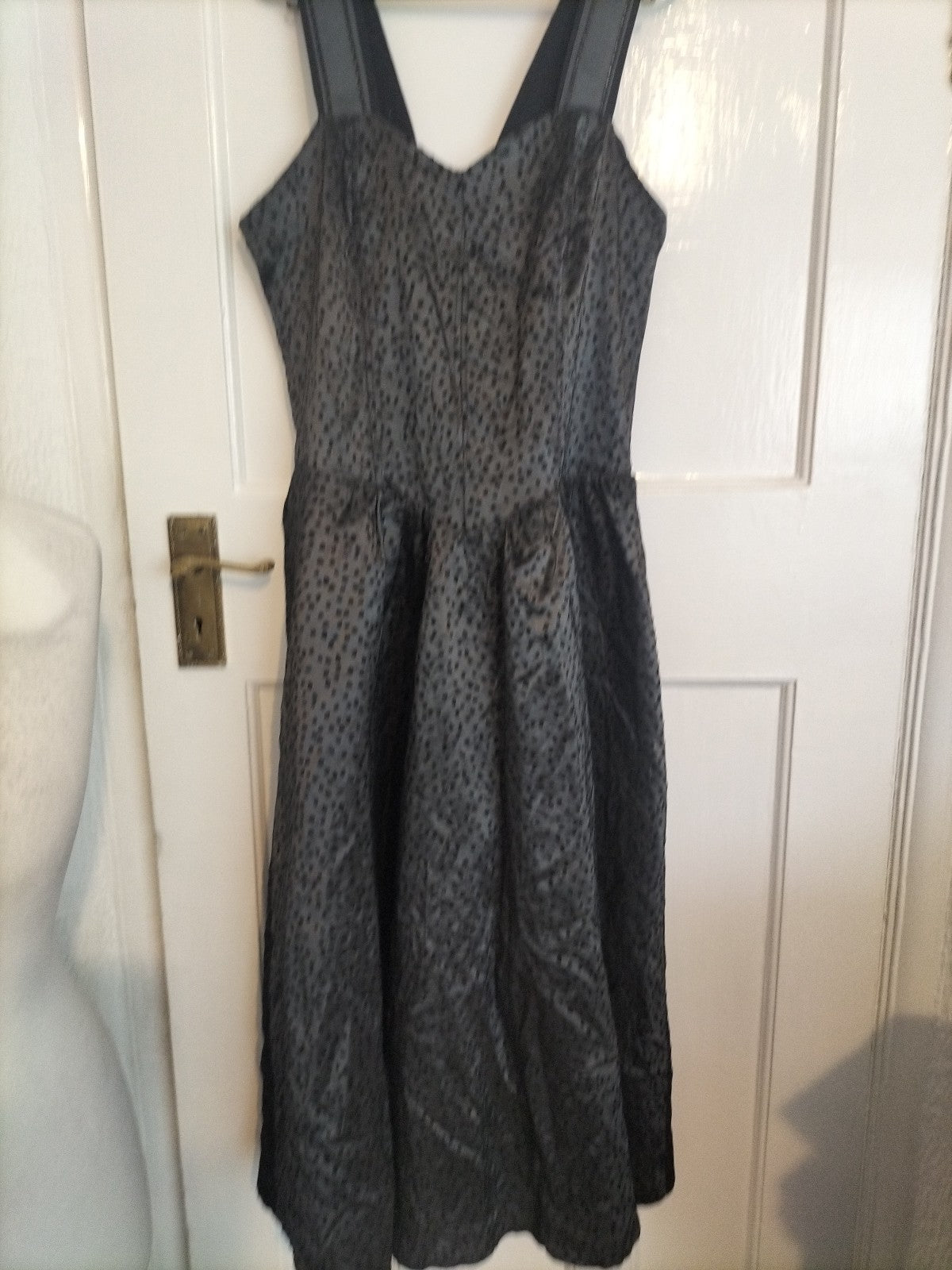 Ladies Kriss Size 14 Silvery Grey Black Sleeveless Dress