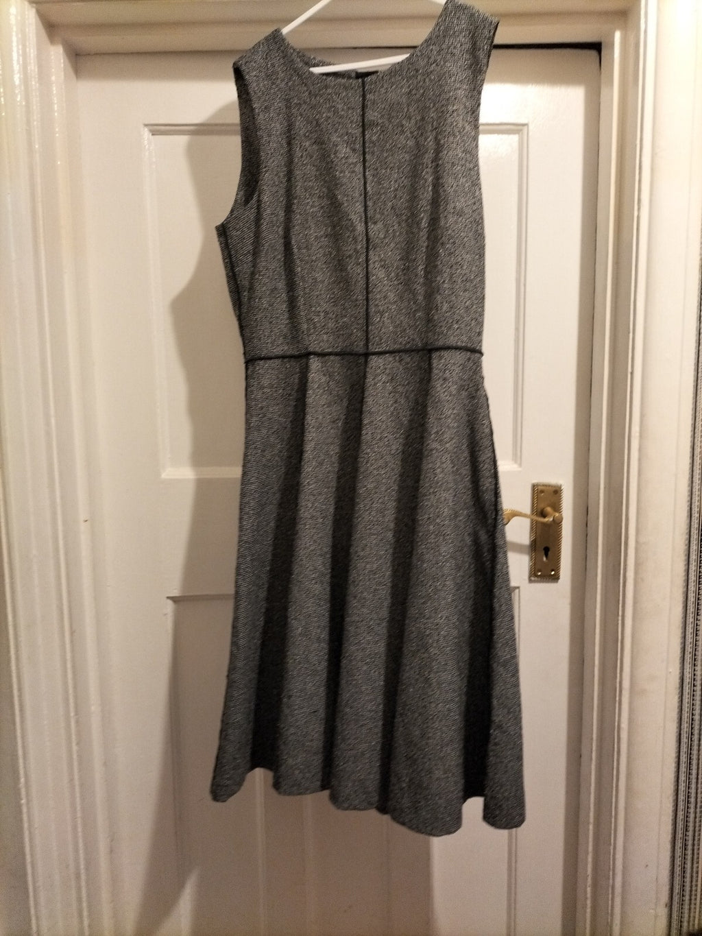 Ladies H+M Size 8 Grey Fleck Sleeveless Flowy Dress