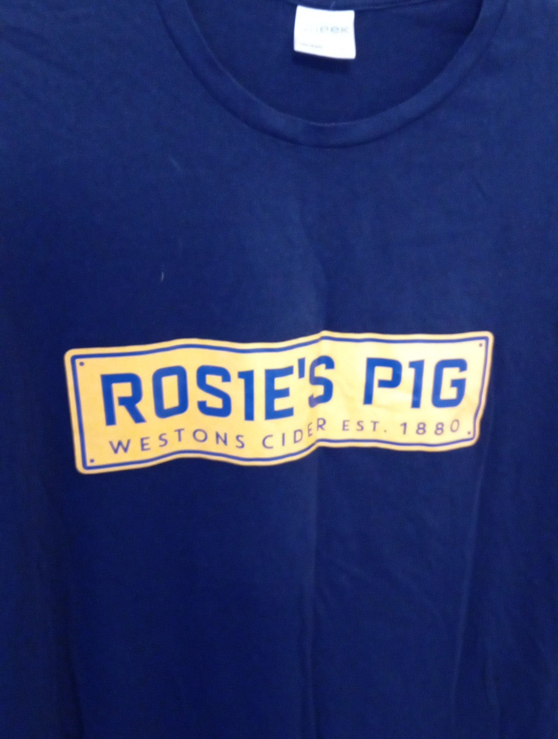 Mens T.shirt Size Large 'Rosies Pig'