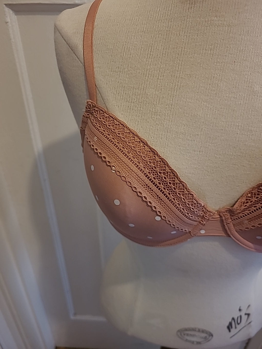 Ladies Bra 36B Peacocks Pink/white T Shirt Bra
