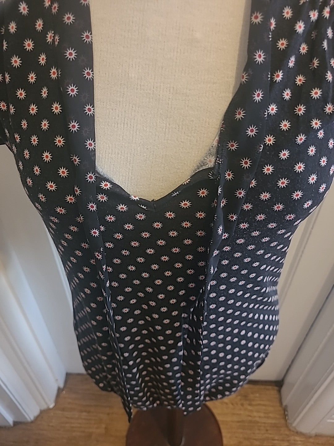Ladies M&Co Size 10 Navy White Red Short Sleeved Tshirt