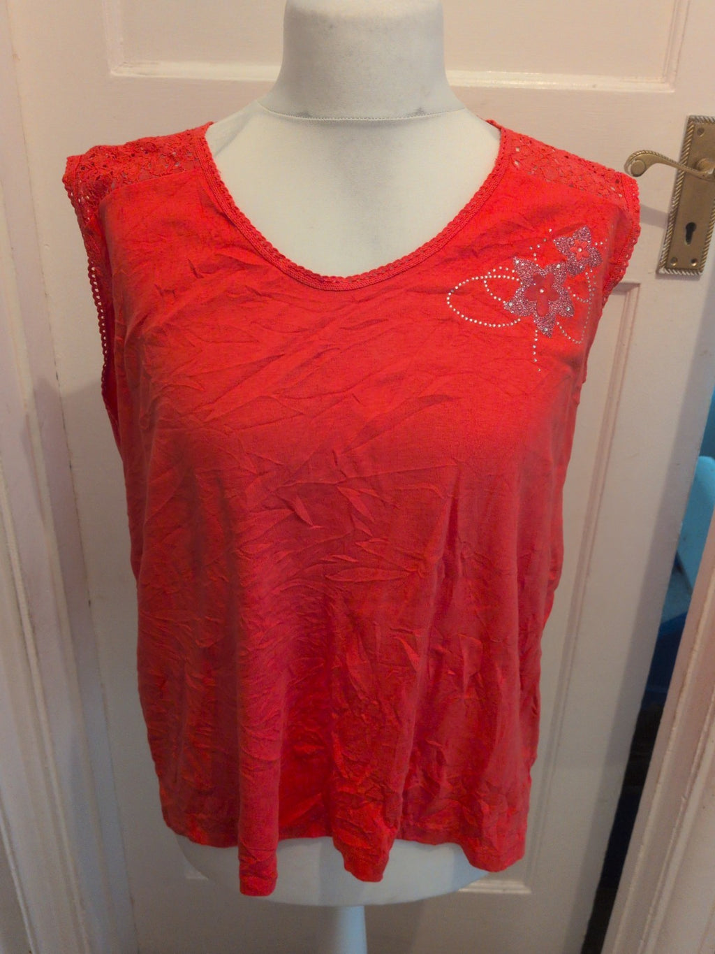 Afibel 24/26 Cerise Scoop Neck Sleeveless Blouse