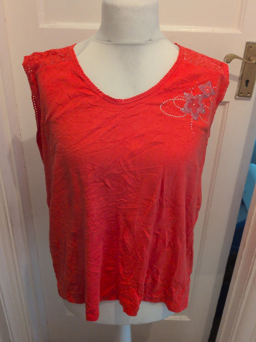 Afibel 24/26 Cerise Scoop Neck Sleeveless Blouse