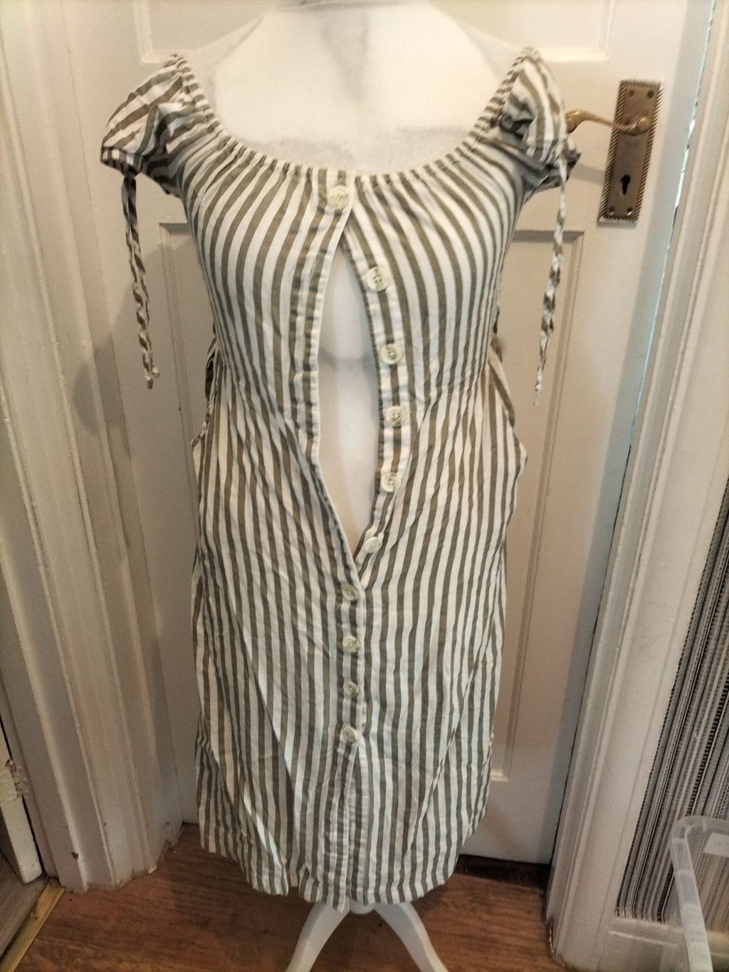 Ladies Miss Selfridge Size 10 Green And White Striped Buttoned Dress Sleeveless