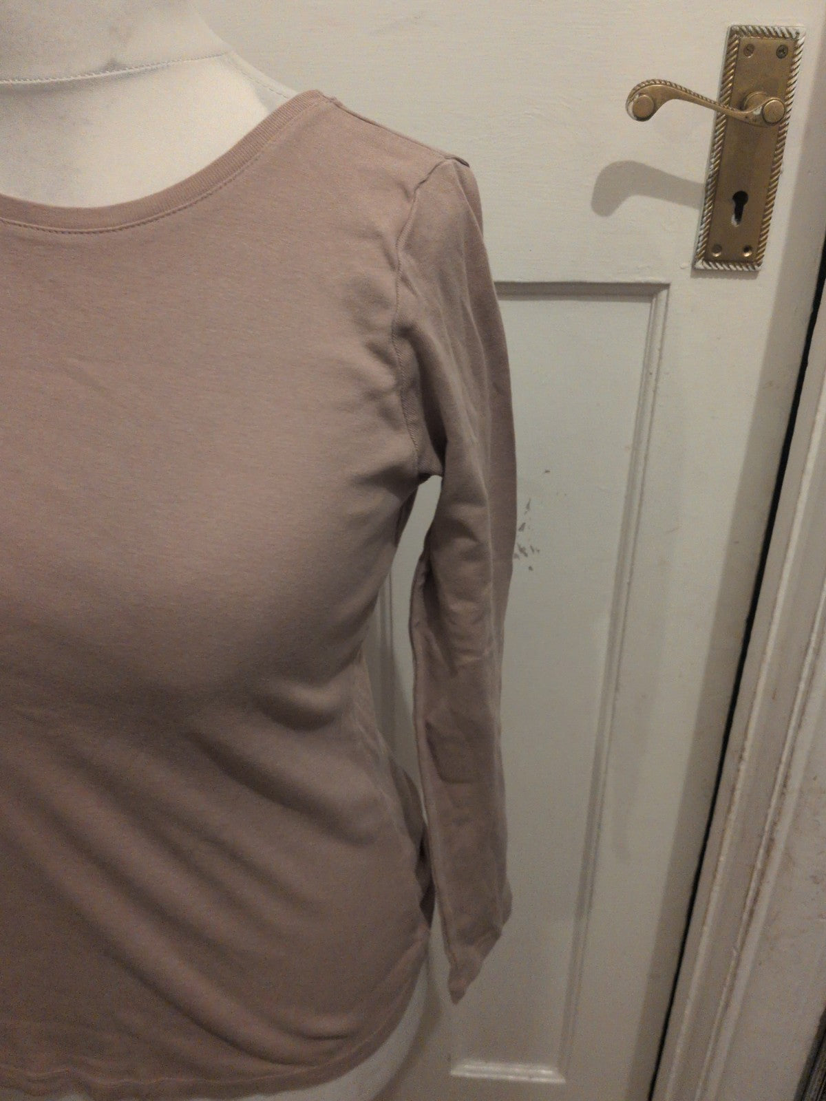 Ladies Peacocks Size 16 Long Sleeve Pale Brown T-shirt
