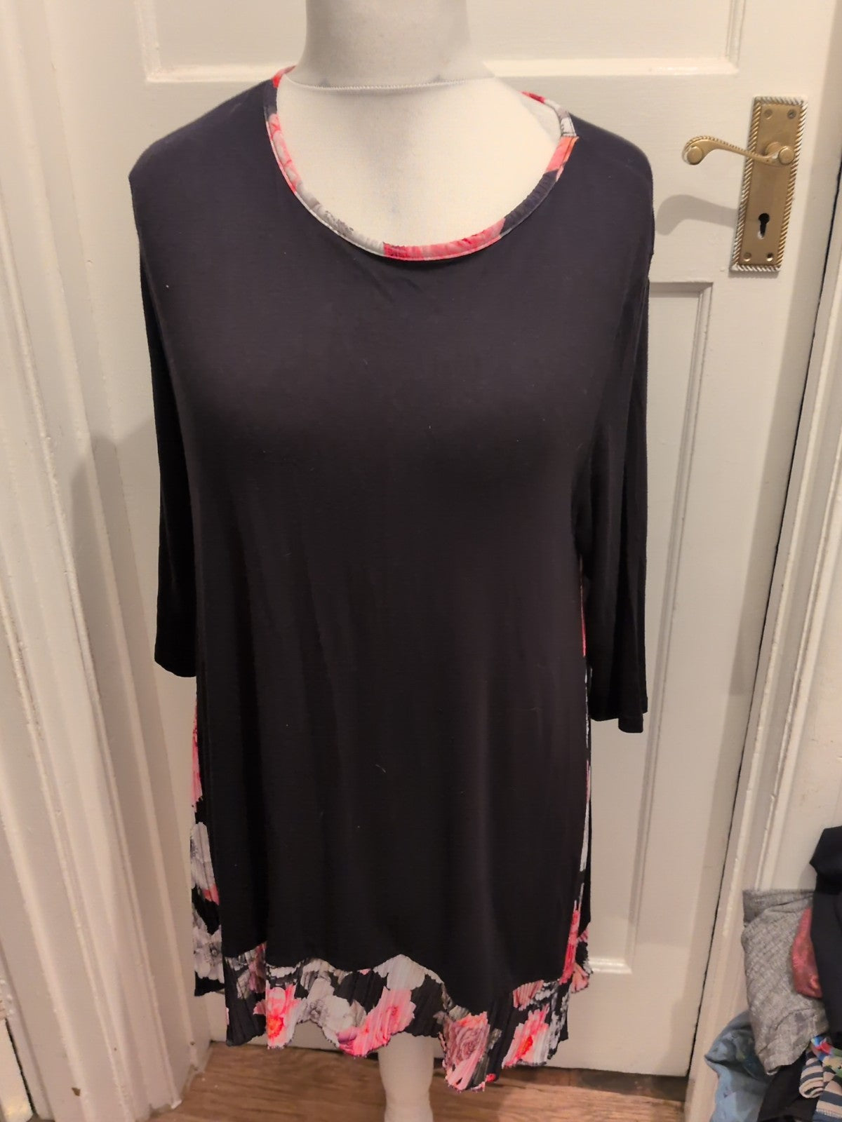 Tillets S/M Black With Floral Hem Half Sleeve Blouse