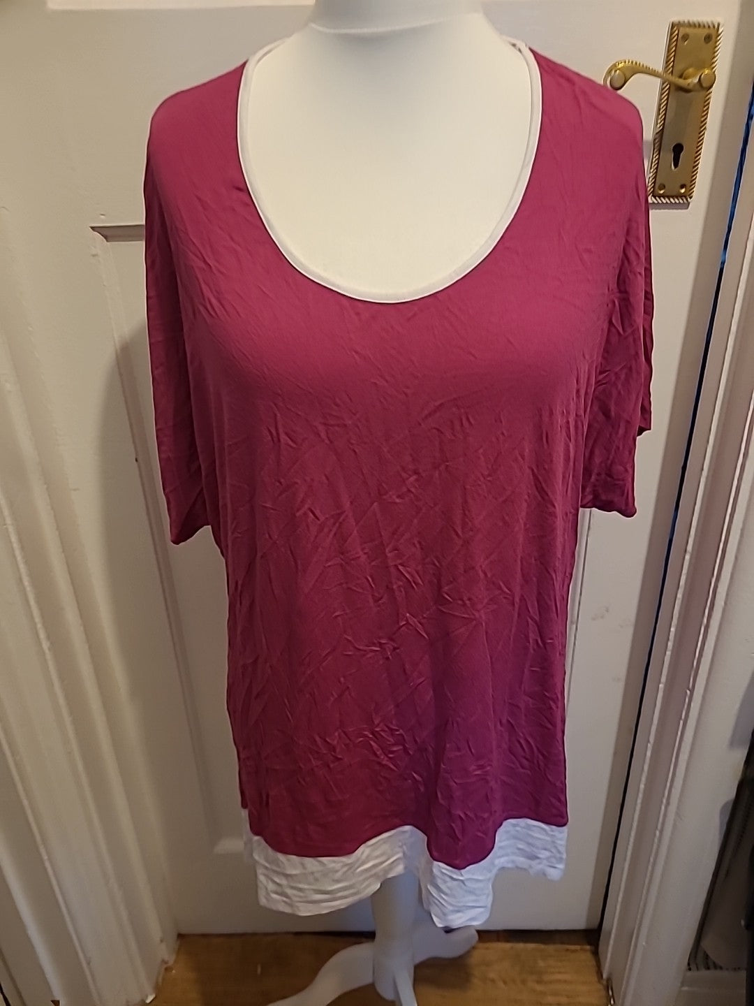 Ladies Kasbah Size 2XL Purple With White Trim Short Sleeved Tshirt