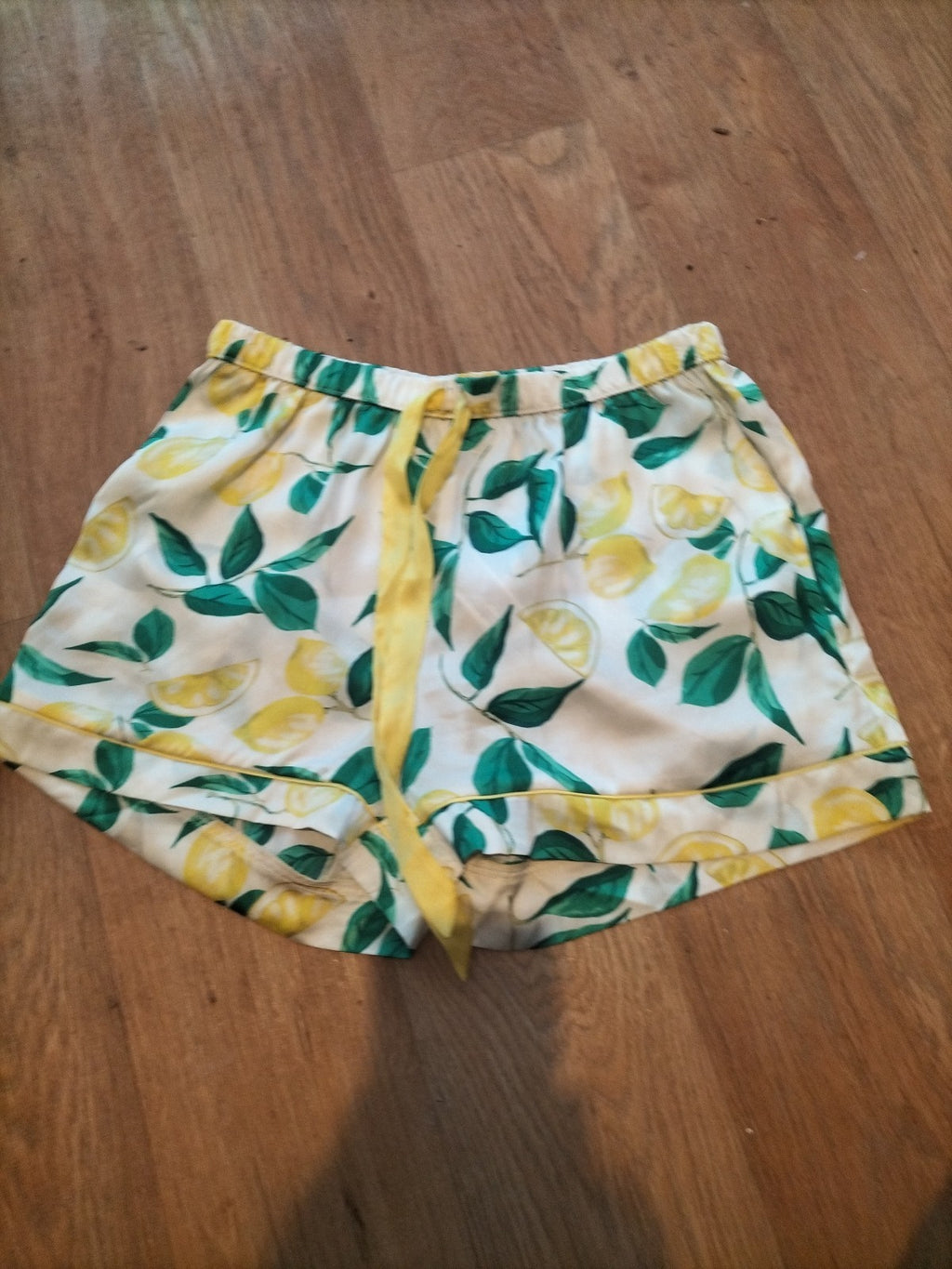 Ladies Primark Size 2xs White Lemon Patterned Elasticated Sleep Shorts