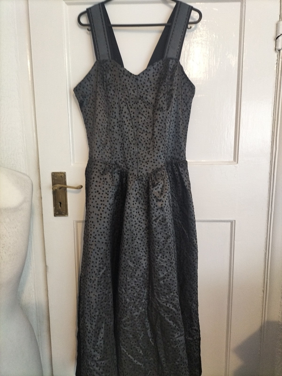 Ladies Kriss Size 14 Silvery Grey Black Sleeveless Dress