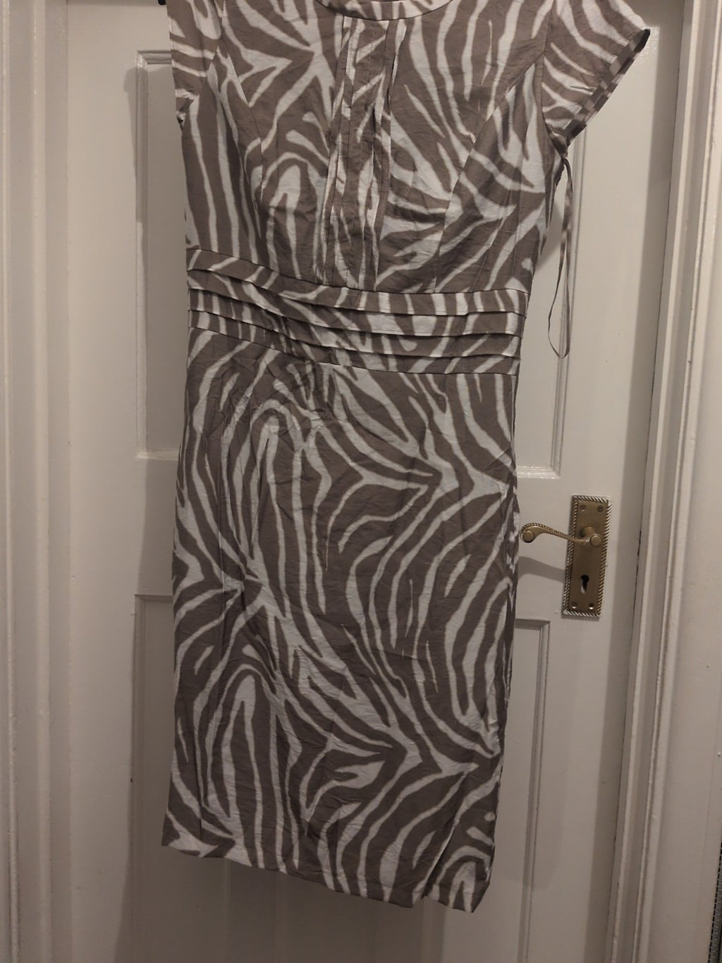 Garry Webber Size 12 White And Khaki Short Sleeve Dress