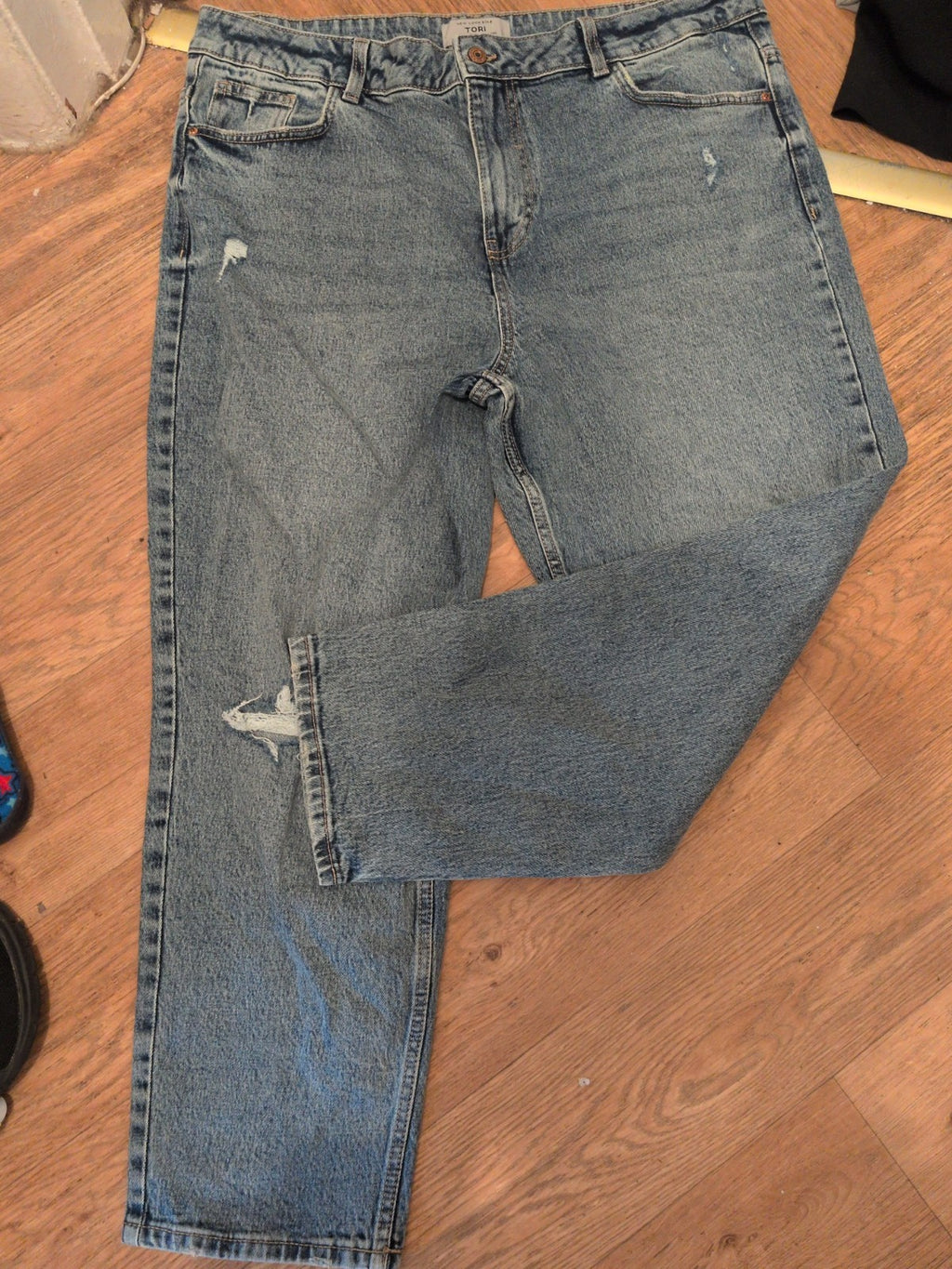 New Look Kind "Tori" 18 Slim Fit Ankle Grazer Mom Jeans