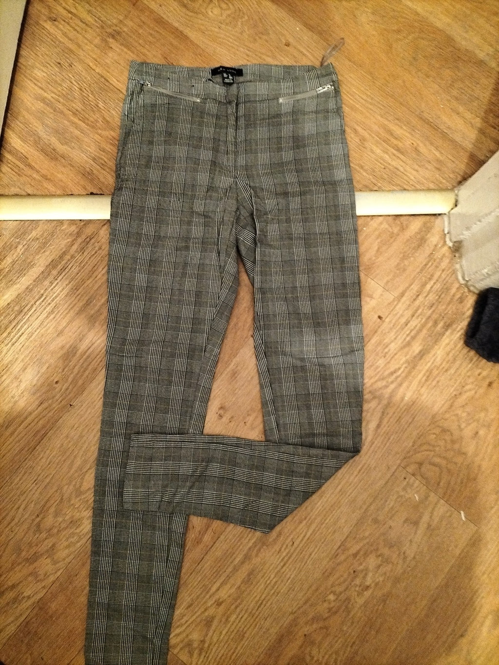 Ladies New Look Size 8 Grey Check Trousers