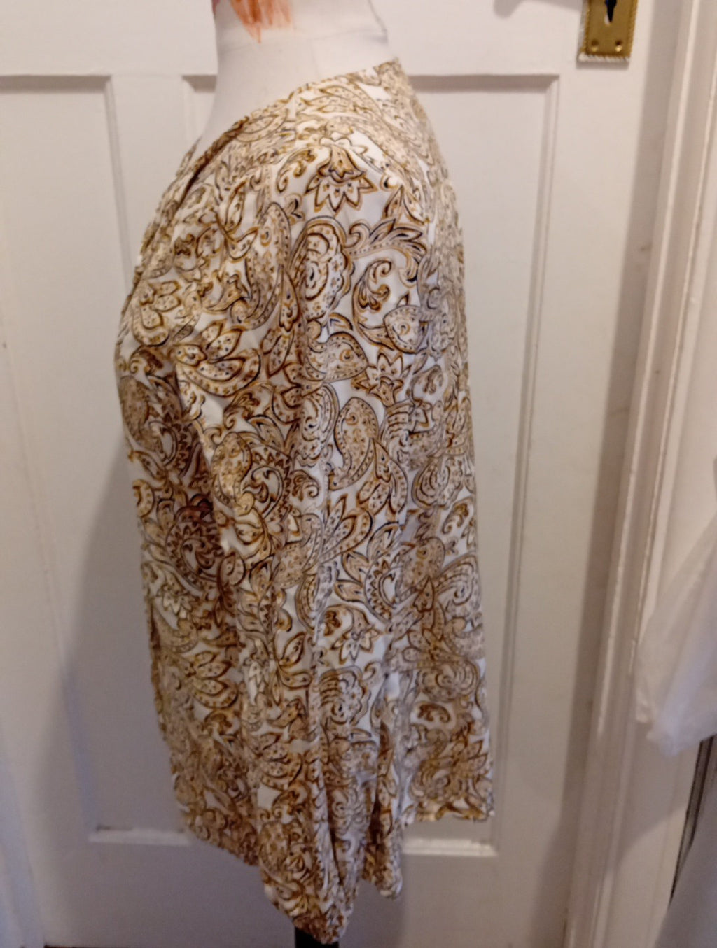 Ladies Matalan Size 8 Beige/Gold Long Sleeved Blouse