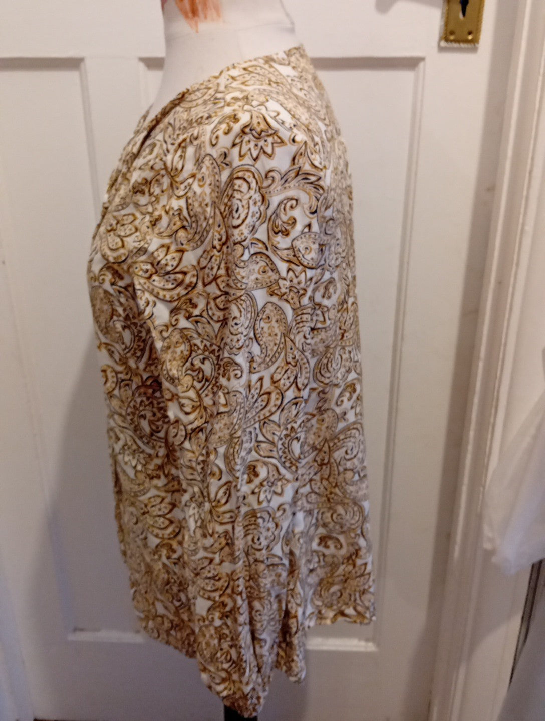 Ladies Matalan Size 8 Beige/Gold Long Sleeved Blouse