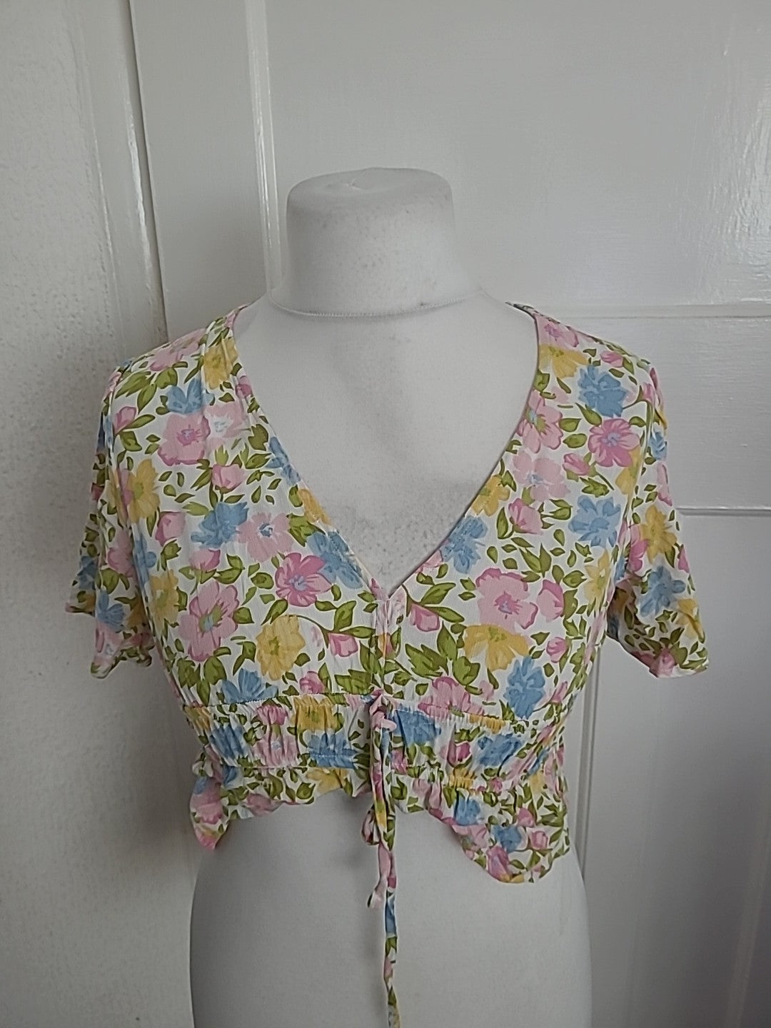 Ladies Primark Size 6 Multicoloured V Neck Tshirt